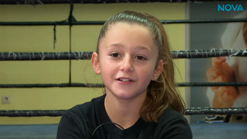 Деветгодишната Дария Кирилова излиза на ринга на EFA Championship с четири национални титли